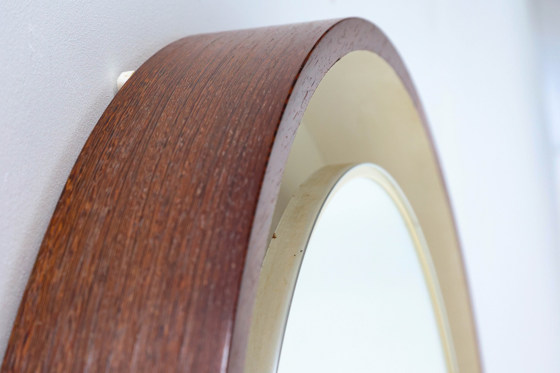 Scandinavian Floating Round Mirror With Light - 1990's
