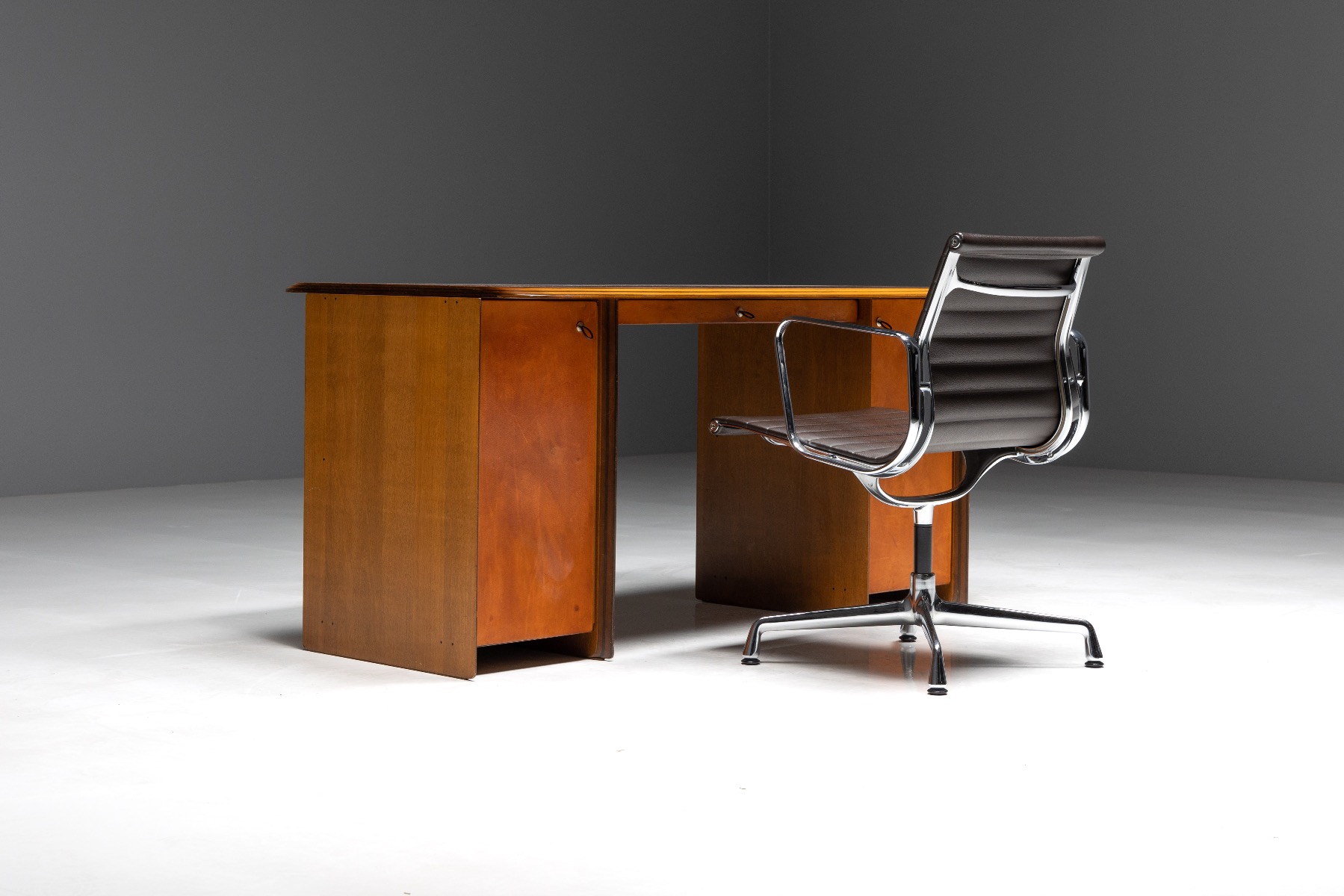 Walnut Desk by Afra & Tobia Scarpa for Maxalto - 1970s