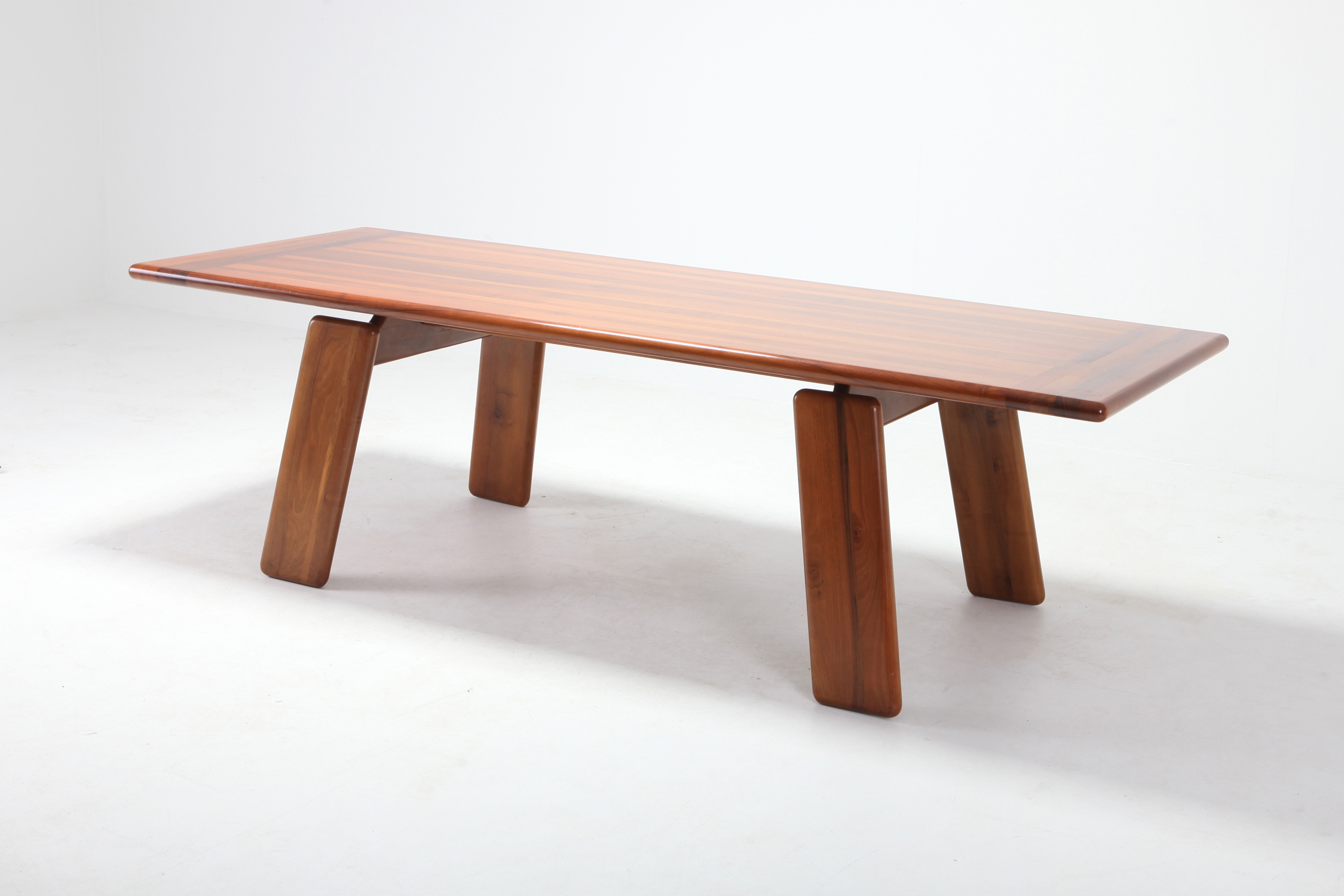 Postmodern Walnut Dining Table by Afra & Tobia Scarpa - 1980s
