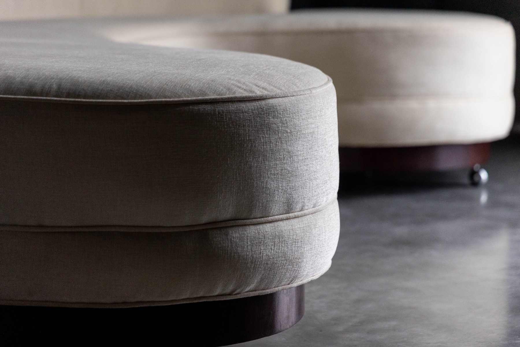 Serpentine Sofa by Vladimir Kagan - 1950s