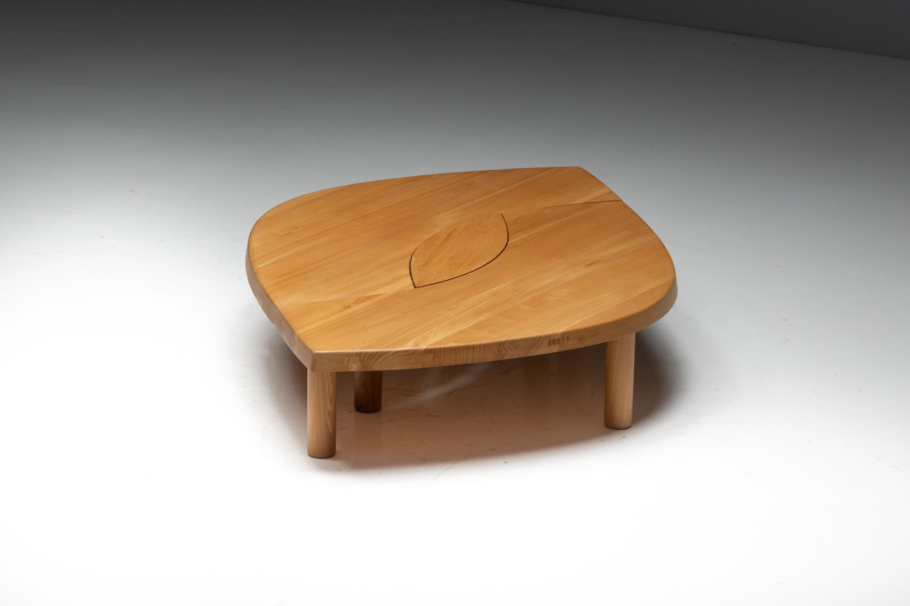 T22C L'oeil Coffee Table by Pierre Chapo, France  - 1972