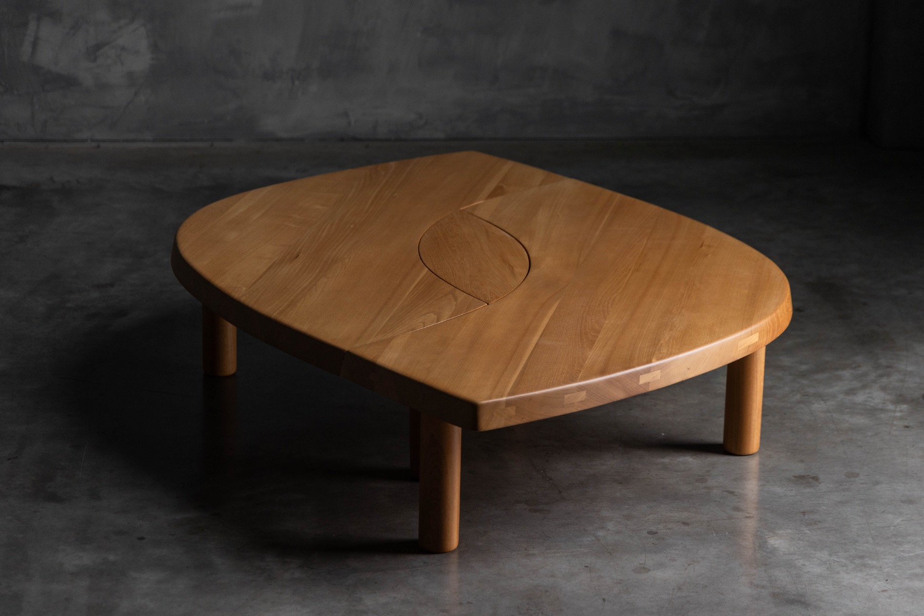 T22C L'oeil Coffee Table by Pierre Chapo, France  - 1972