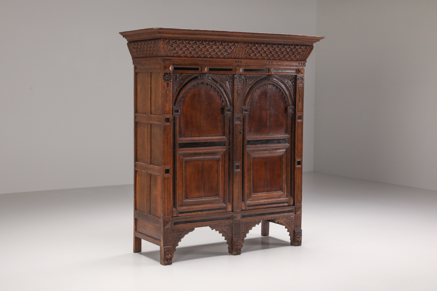 Utrechtse Poort Dutch Linnen Cupboard - 17th Century