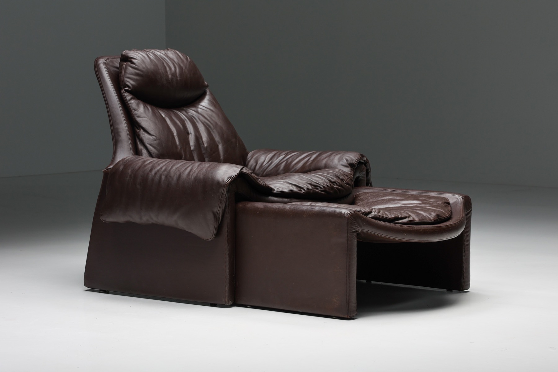 Vittorio Introini P60 Lounge Chair with Ottoman for Saporiti - 1969