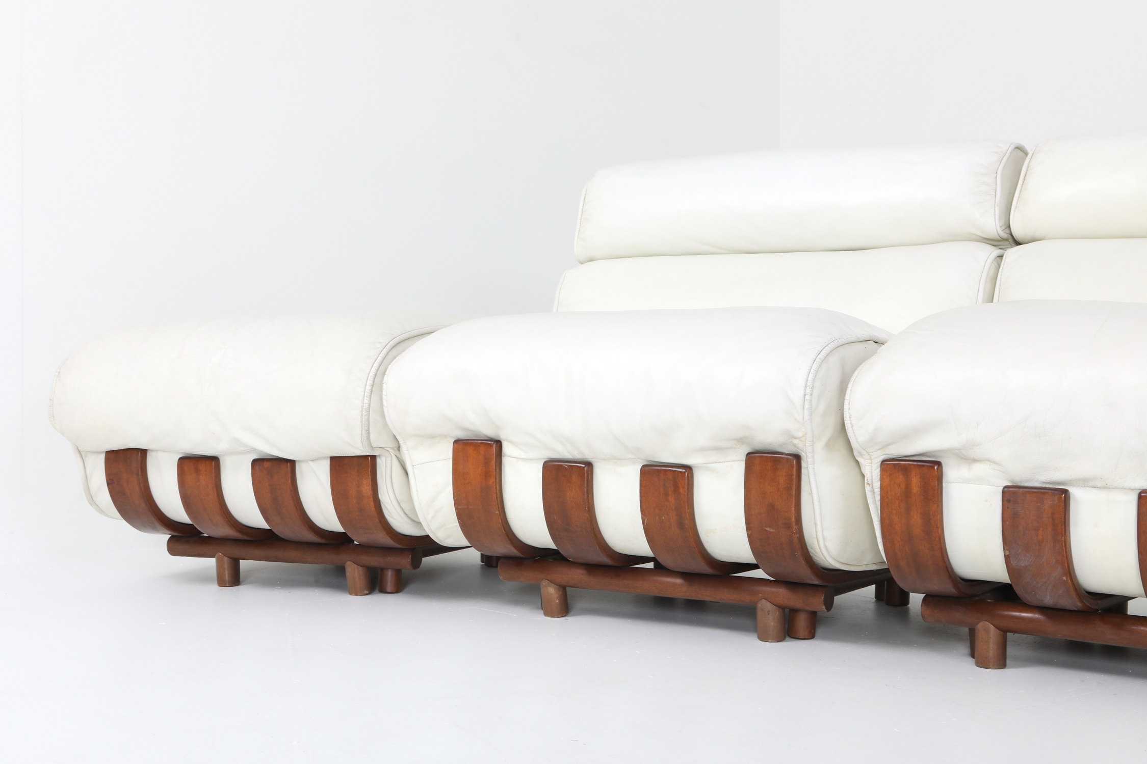 Sectional Sofa in White Leather and Walnut Frame by Frigerio - 1980s
