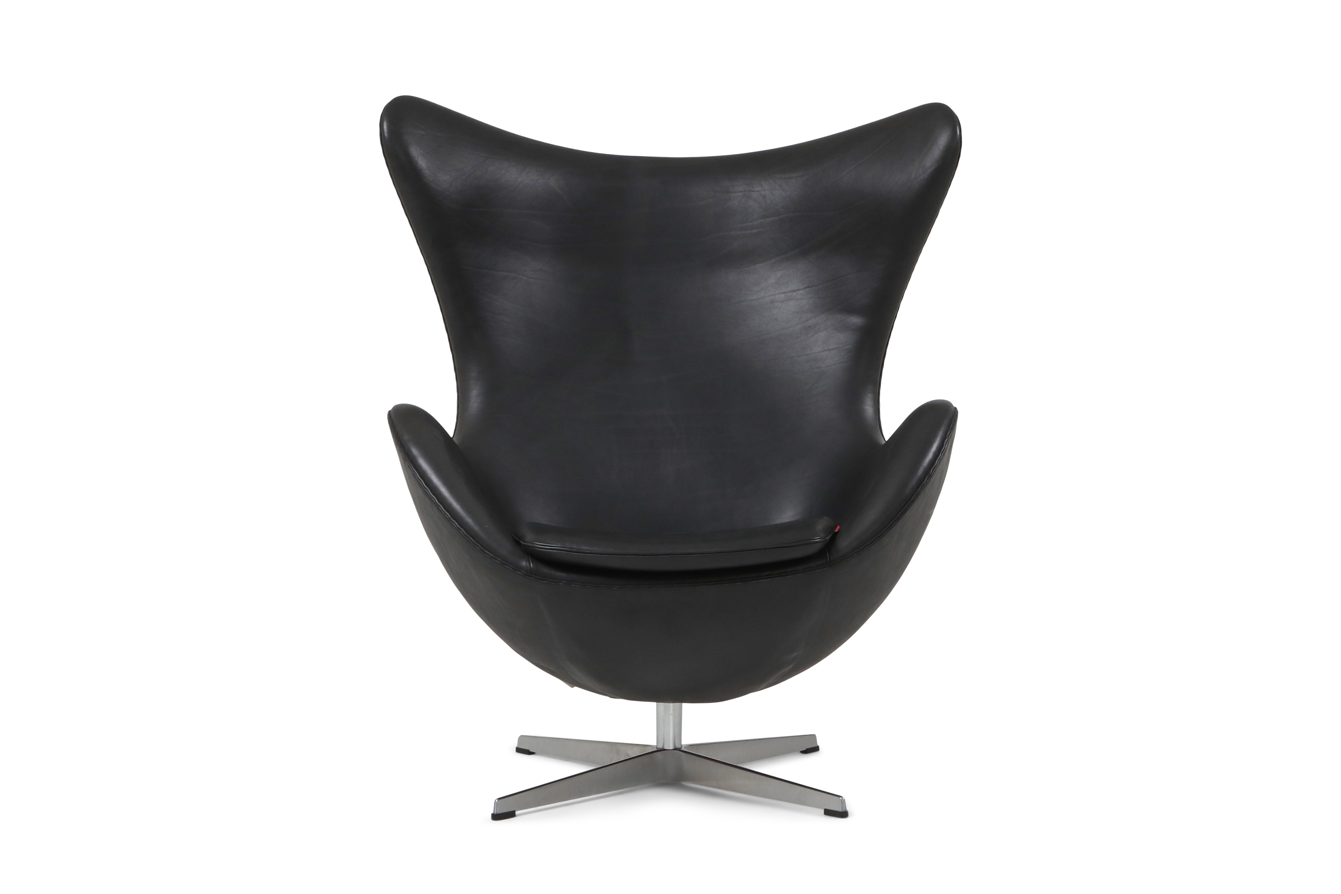 Black leather Egg chair by Arne Jacobsen for Fritz Hansen - 2009