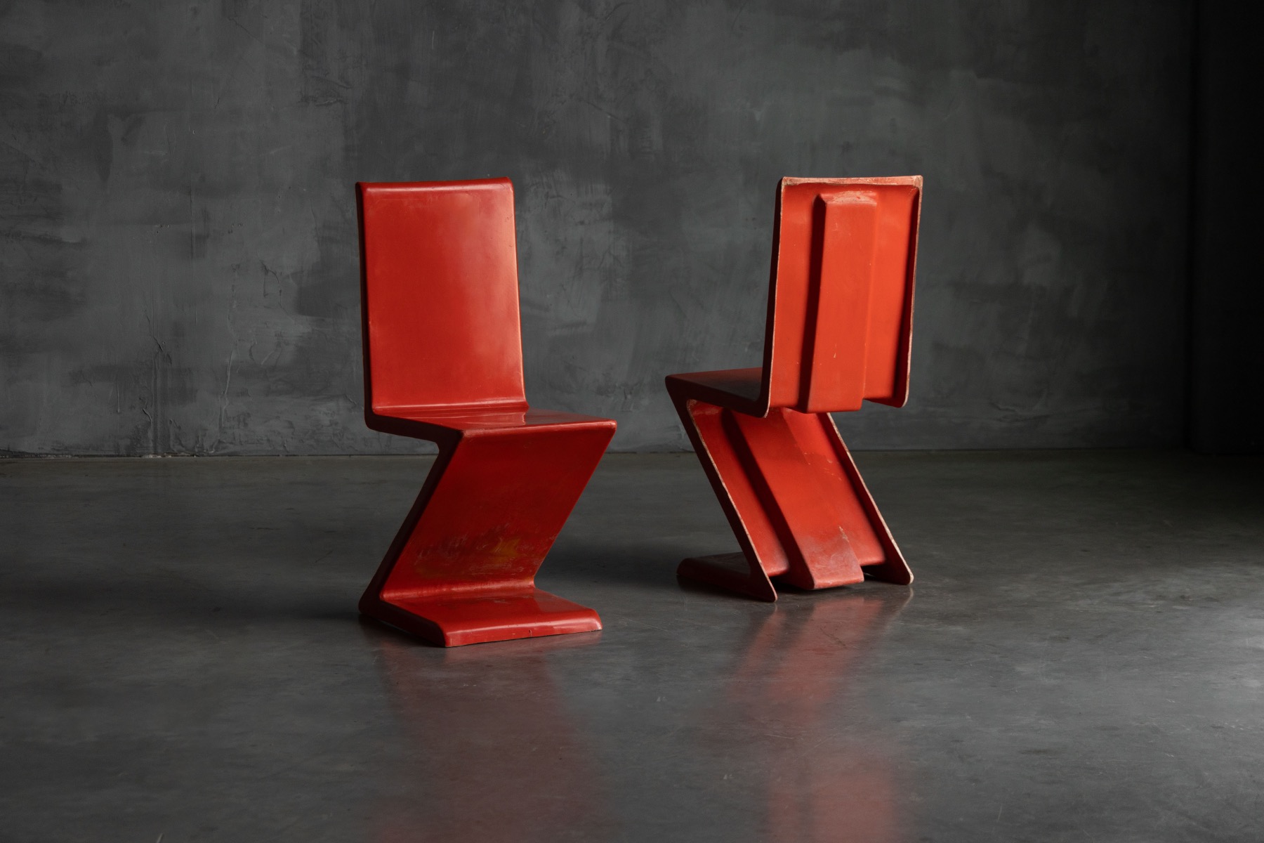 Zig-Zag Style Fiberglass Chair, Italy – 1970s