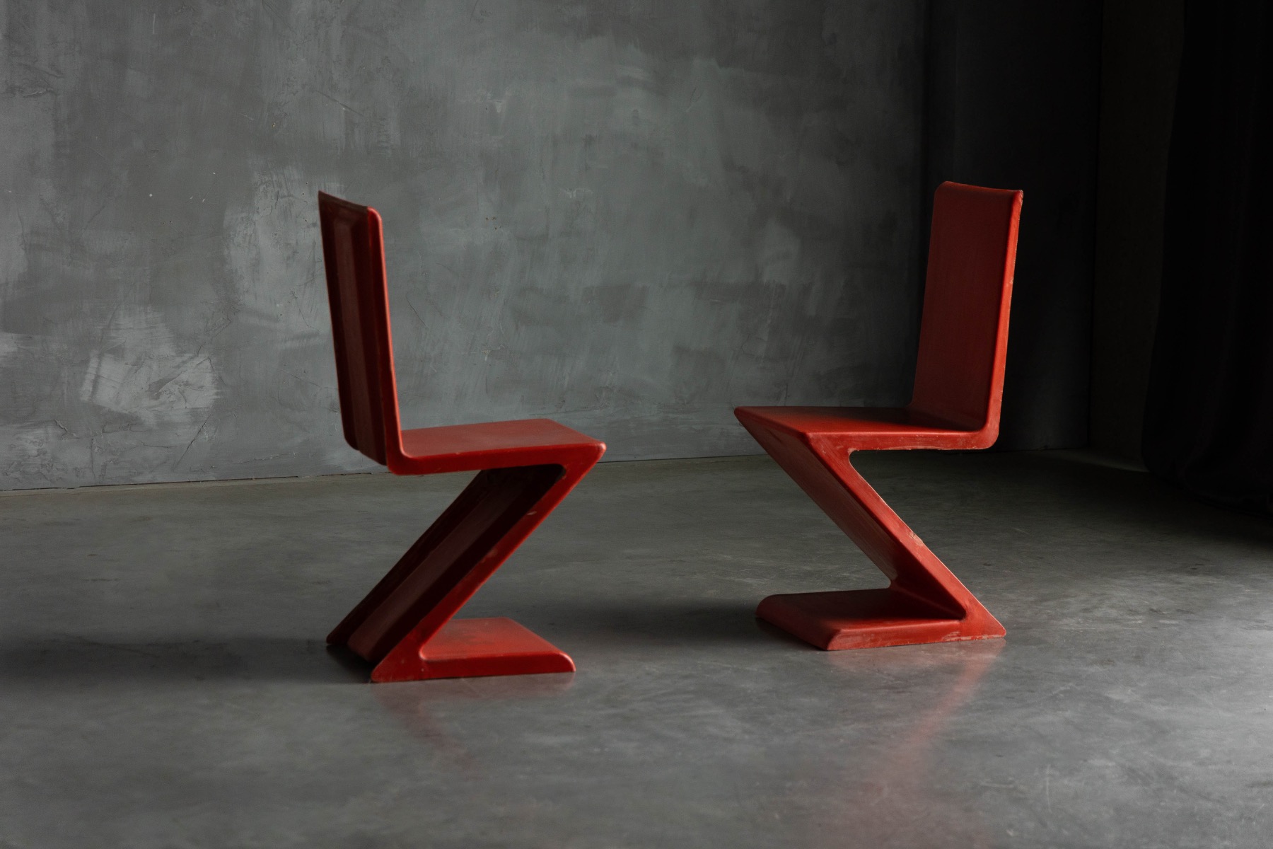 Zig-Zag Style Fiberglass Chair, Italy – 1970s