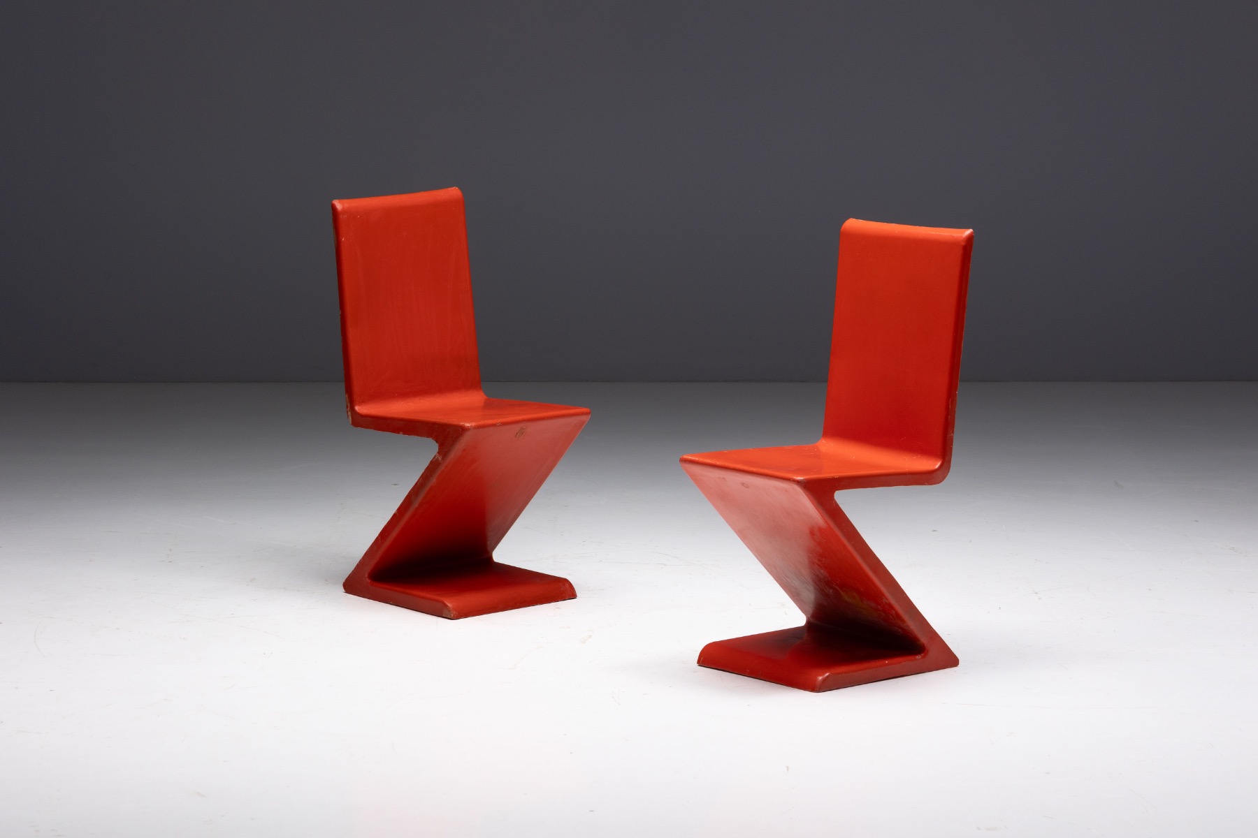 Zig-Zag Style Fiberglass Chair, Italy – 1970s