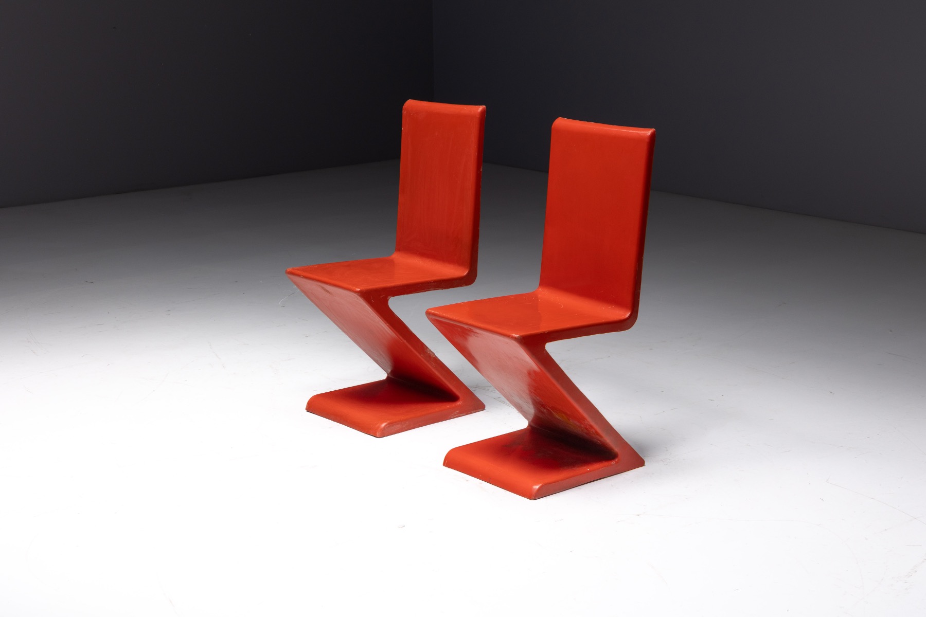 Zig-Zag Style Fiberglass Chair, Italy – 1970s