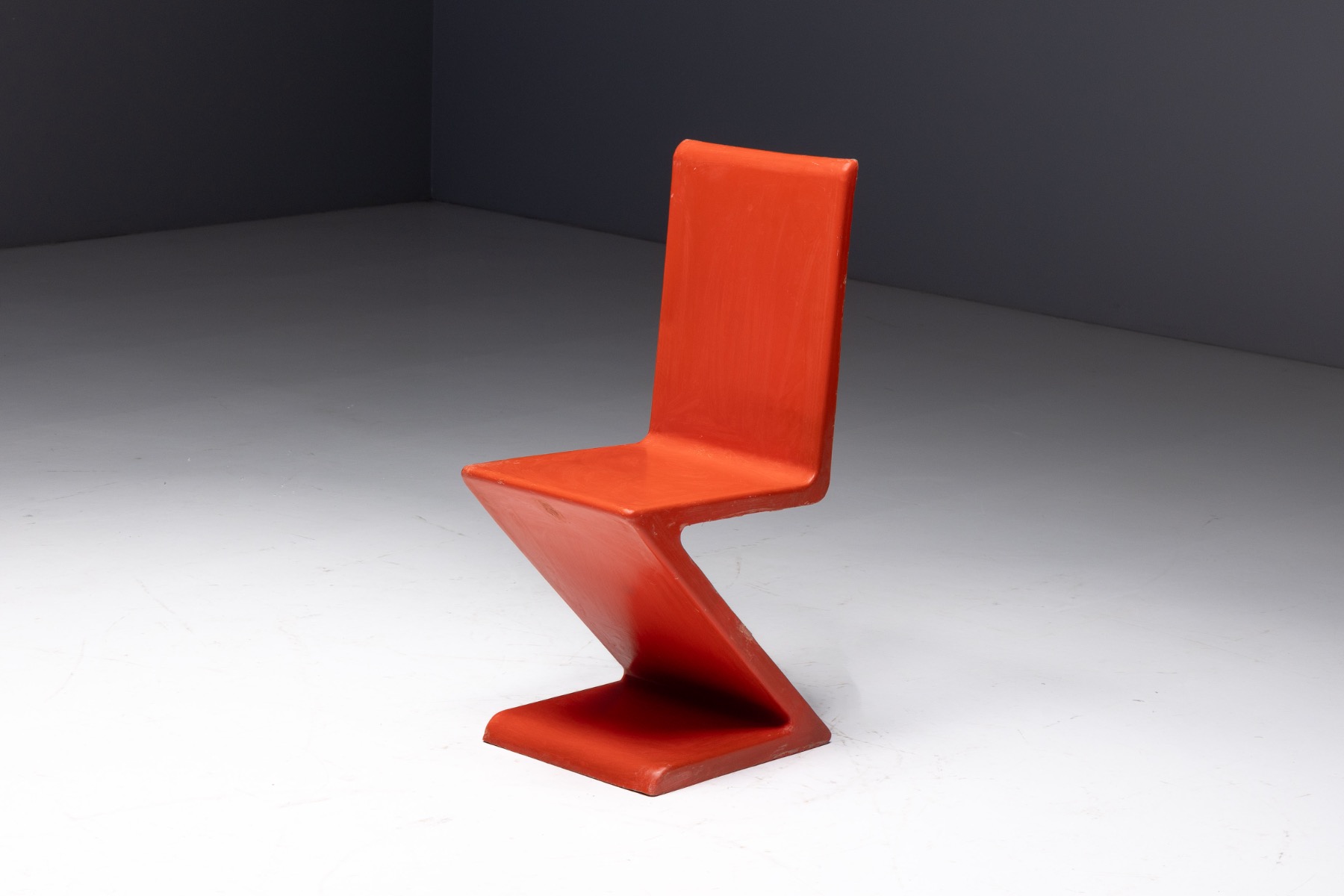 Zig-Zag Style Fiberglass Chair, Italy – 1970s
