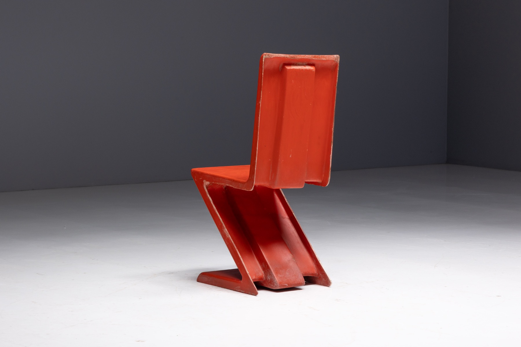 Zig-Zag Style Fiberglass Chair, Italy – 1970s