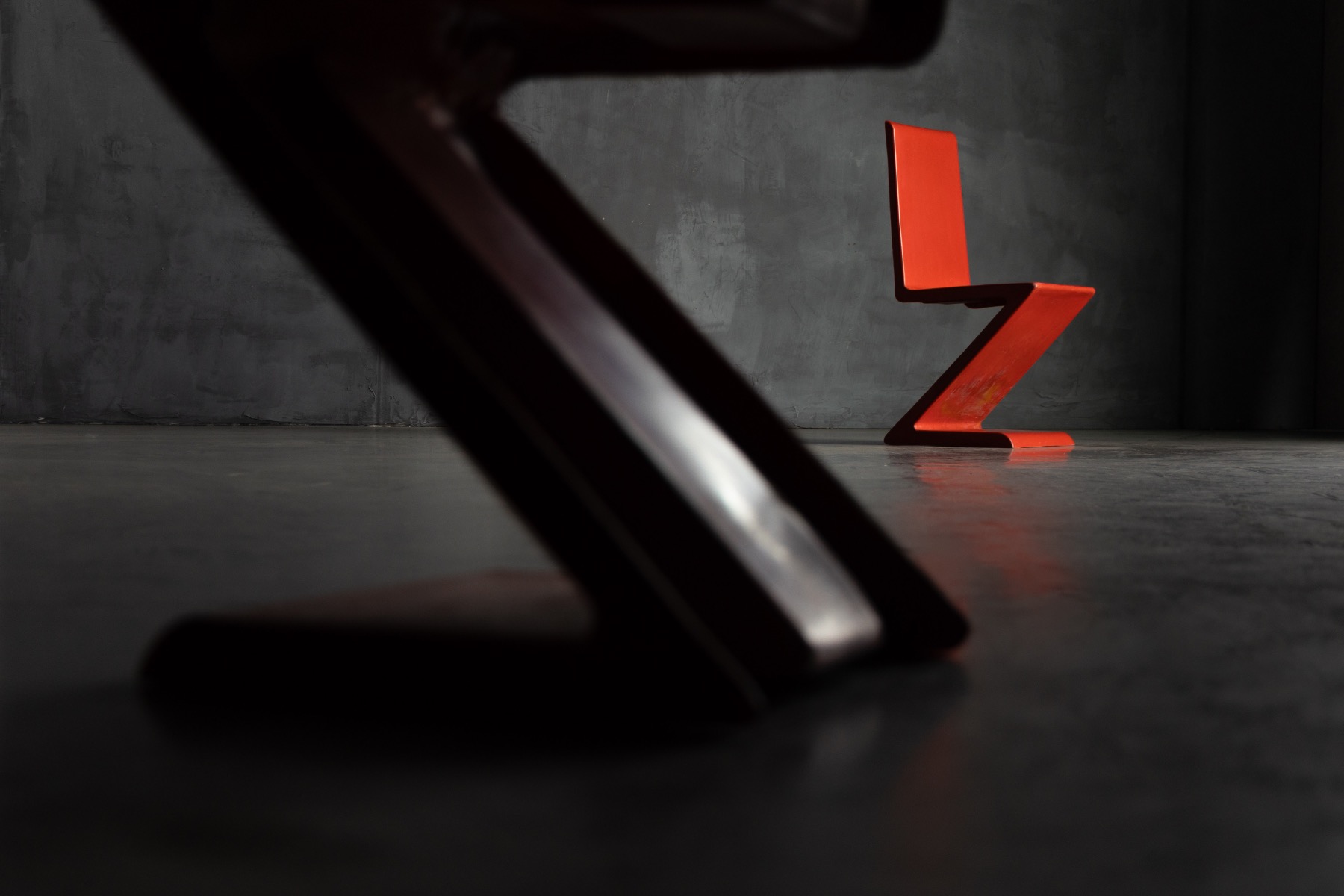 Zig-Zag Style Fiberglass Chair, Italy – 1970s