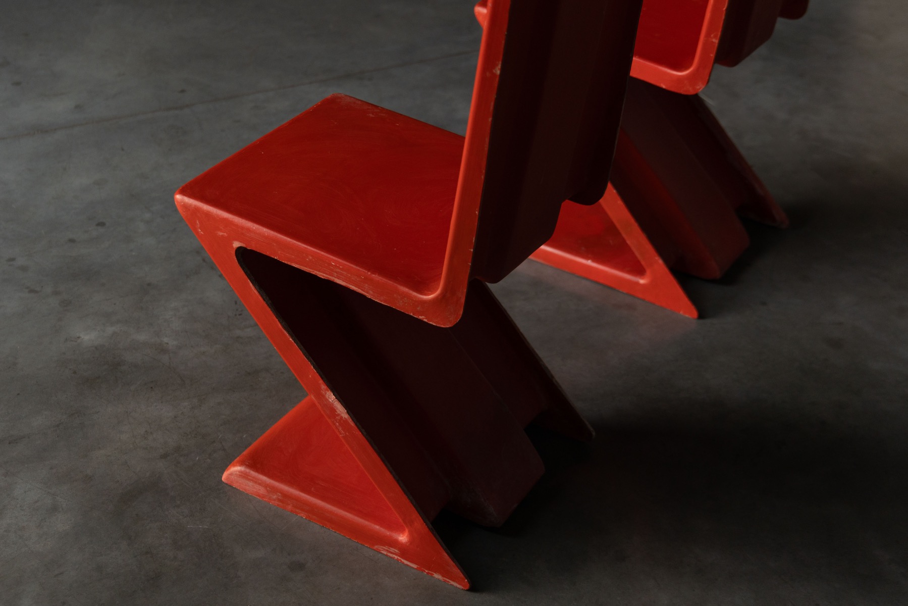 Zig-Zag Style Fiberglass Chair, Italy – 1970s