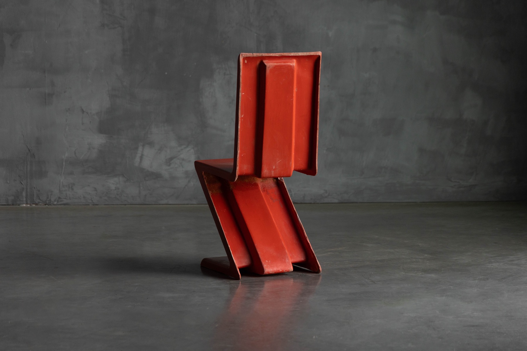 Zig-Zag Style Fiberglass Chair, Italy – 1970s